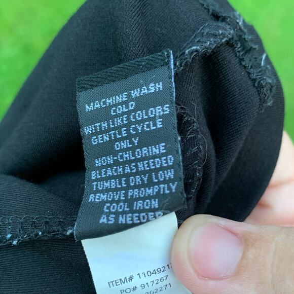 Torrid high waisted floral black red and green skirt - Picture 7 of 9